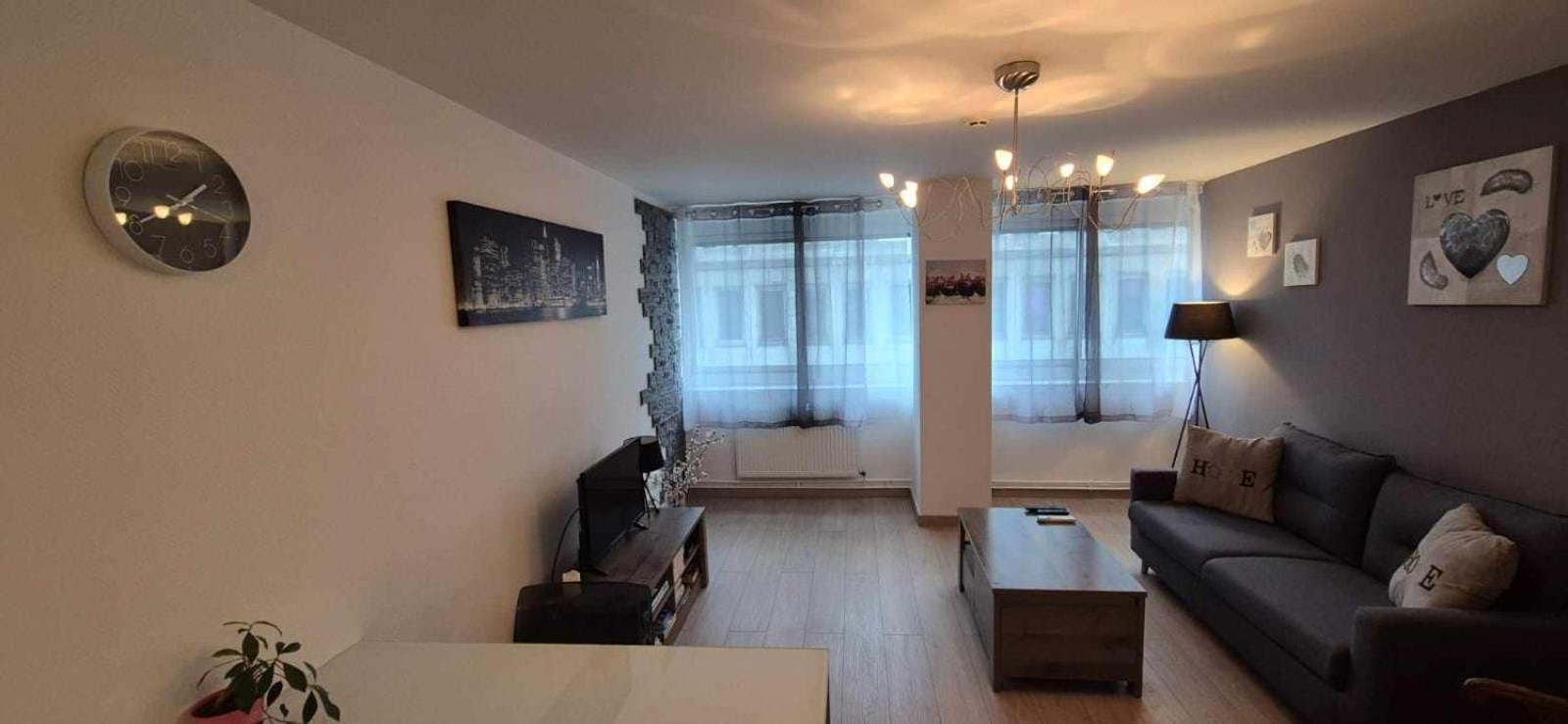 Nouveau !! Appartement Confortable Totalement Renove Avec Parking Gratuit - Hypercentre De Nancy Esterno foto