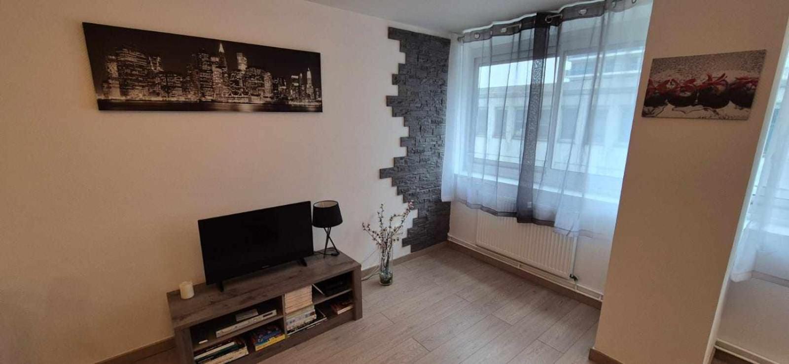 Nouveau !! Appartement Confortable Totalement Renove Avec Parking Gratuit - Hypercentre De Nancy Esterno foto