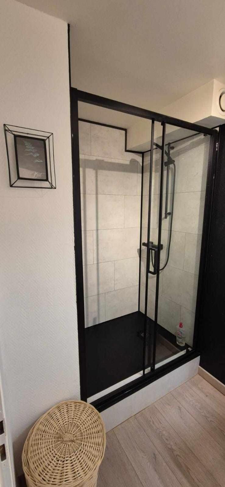 Nouveau !! Appartement Confortable Totalement Renove Avec Parking Gratuit - Hypercentre De Nancy Esterno foto
