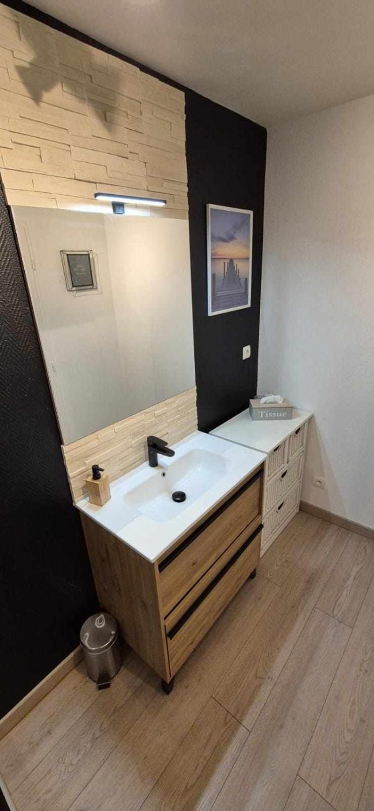 Nouveau !! Appartement Confortable Totalement Renove Avec Parking Gratuit - Hypercentre De Nancy Esterno foto